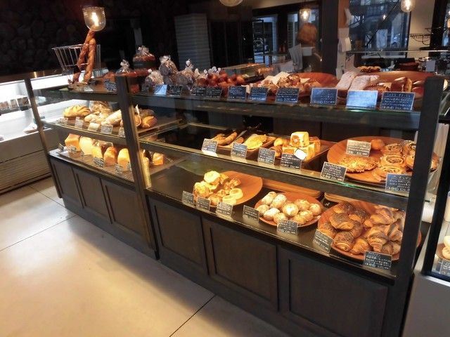 軽井沢の有名なお洒落なcafeのパン調理のお仕事です！