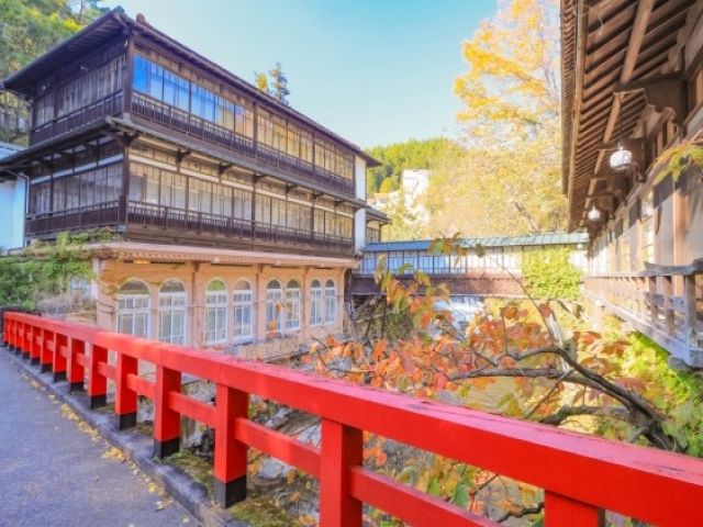 昭和のレトロな雰囲気が残っている「四万温泉」！