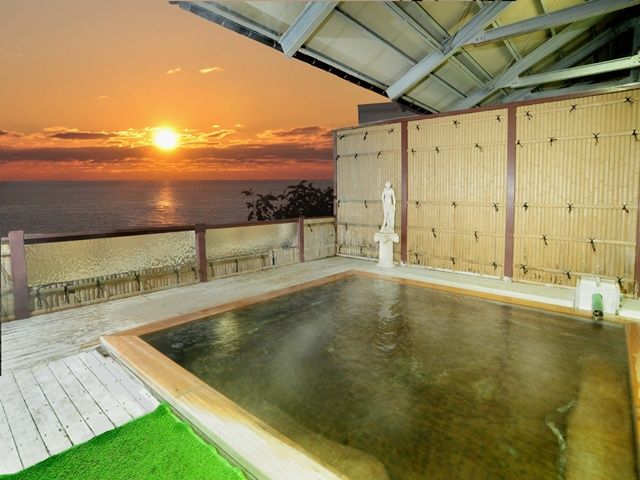 日本の夕日100選にも選ばれている絶景です