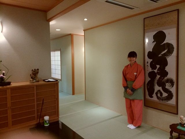 制服は作務衣で動きやすいです♪