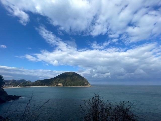 海がすぐ近くにあるので、休日のんびり眺め