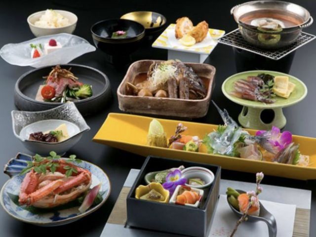 懐石料理の提供です。
就業経験があれば飲食未経験でも相談できます！