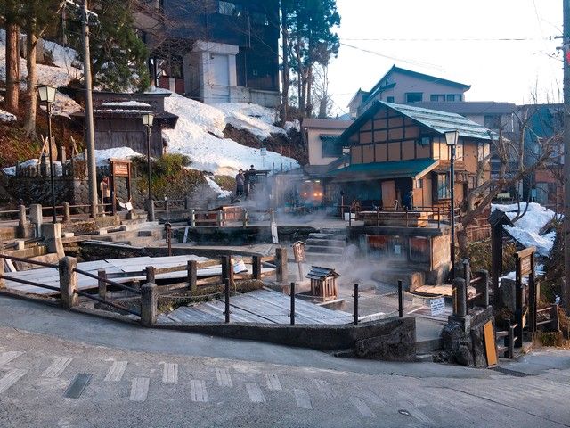館内大浴場も利用可能ですが、野沢温泉内には外湯がたくさんあるので温泉巡りができます!!