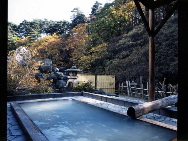 400年以上の歴史を持つ高湯温泉！もちろん温泉入り放題♪源泉かけ流し！100％天然温泉！