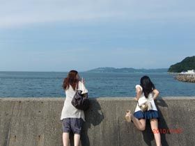 ホテルの目の前は青い海！夜は満天の星空も見られます。自然に囲まれた生活です。
