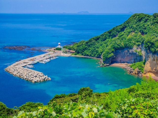 海と山が近く、移住者が増えています。
鳥のさえずりで起き、虫の音で眠る。住むほどに魅力的。