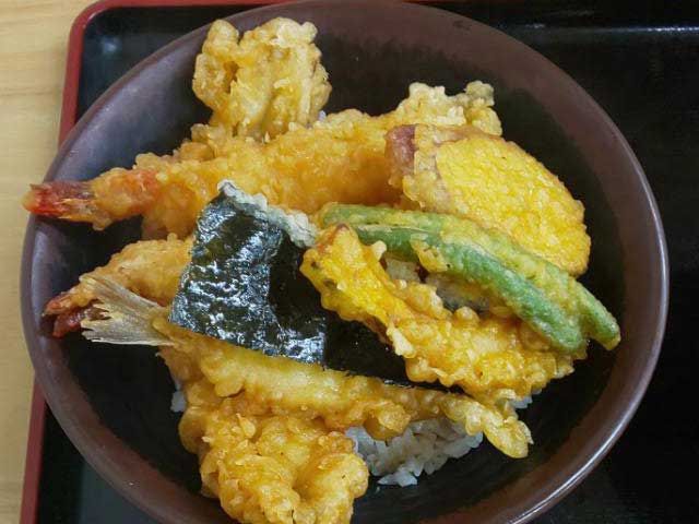 おいしいご飯もたくさんあります♪