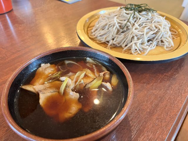 観光スポットだけでなくグルメもたくさんあります！
長野といえば蕎麦ですね！