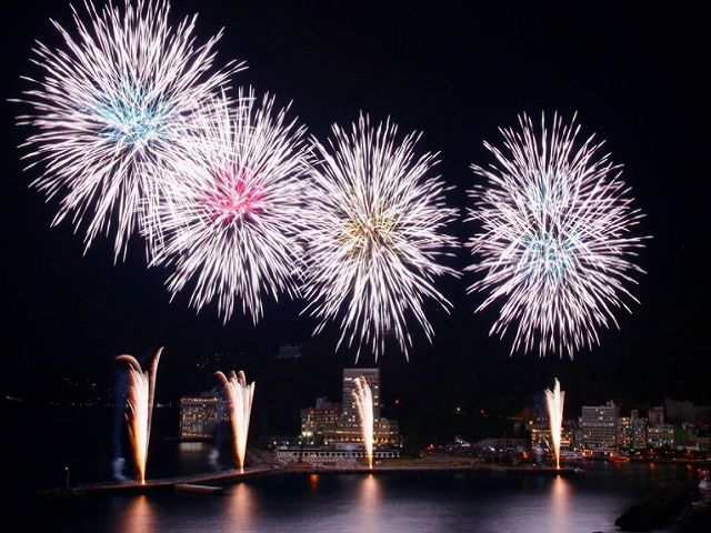 1年中花火が上がります！