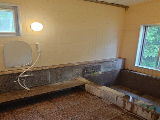 寮内に従業員用の温泉付き！
社員からも好評です◎