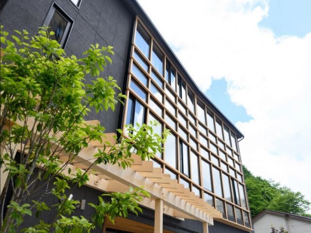 湯畑の足湯レストラン＆カフェでのお仕事です。疲れた体を芯から癒す湯畑エリアの憩いの場！