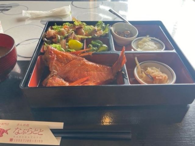 美味しい海の幸もいっぱいです！出張の時に食べたお昼ご飯です＼(^o^)／