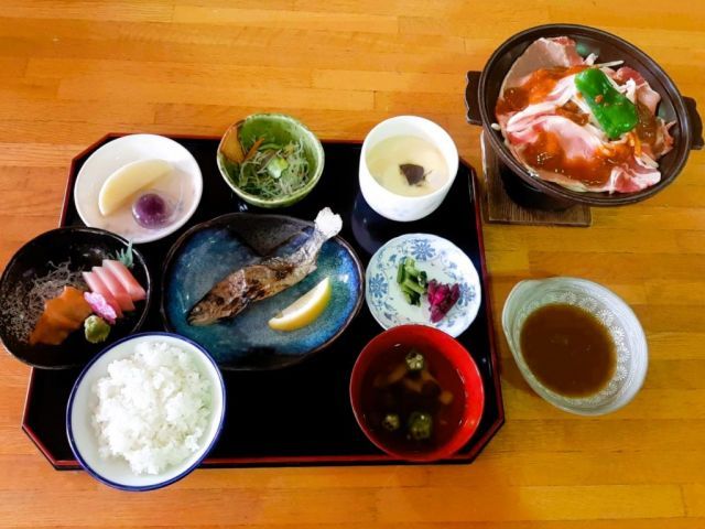 お客様のもとに運んでいただくお食事の一例です！ホール業務をお任せします！