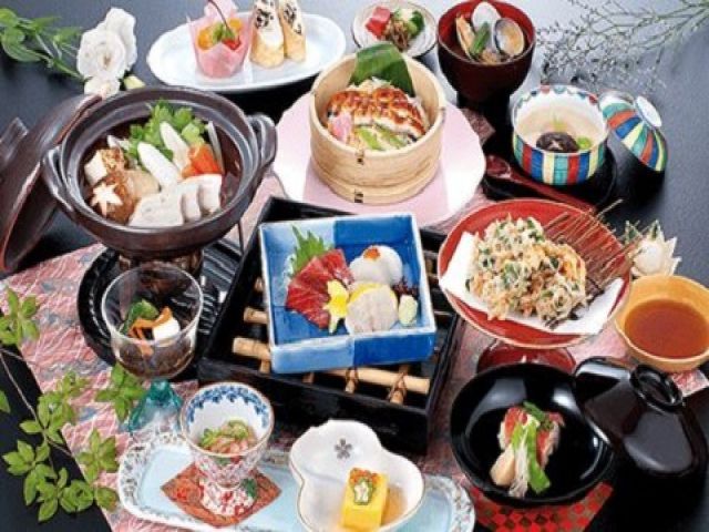 和食の調理のお仕事です。経験を活かすことができますよ。