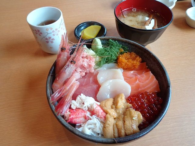 採れたて新鮮なウニ・海鮮丼が食べれるかも！？