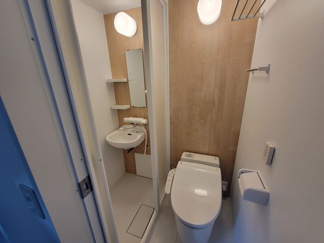 個室内にシャワー・トイレ有り！