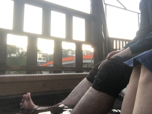 お休みの日は足湯に浸かってリラックス★