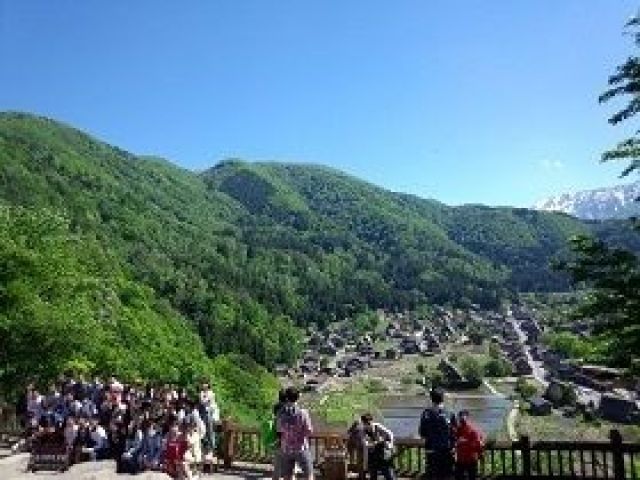季節も感じる事のできる有名な地域となります。