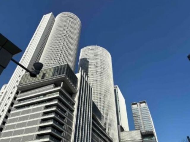 ミヤコ地下街4番出口から徒歩約2分なので、
地下を通って通勤するのがオススメです！