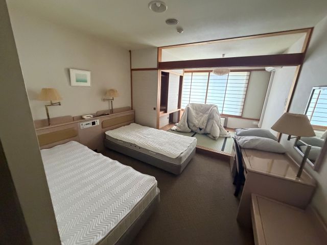 こちらは相部屋でもと客室のため綺麗です！無料で入寮が可能です。