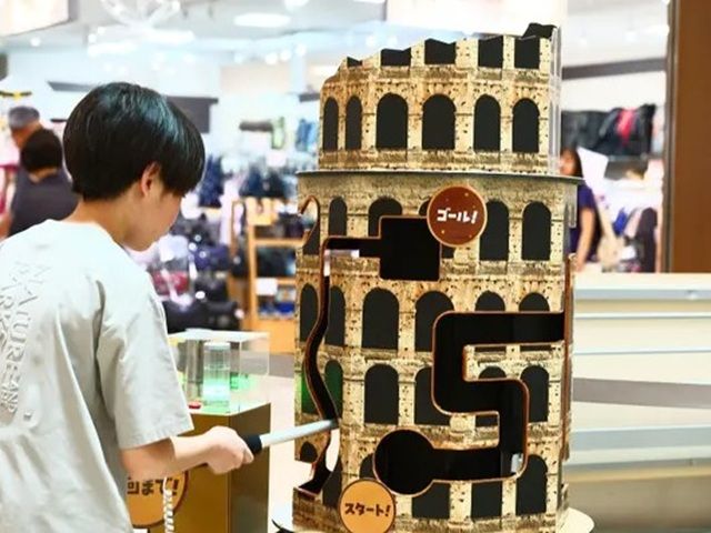 室内アトラクションエリアでの案内スタッフのお仕事になります!