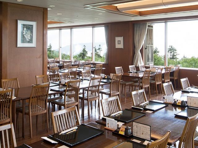 ～和懐石料理を調理～
包丁や揚げ物場などお任せ