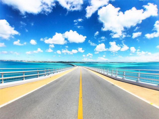 伊良部大橋～！！約3.5キロの無料の橋では、日本で最長！！！