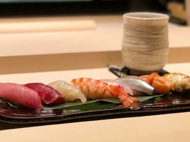 洗練された空間と極上の食材。世界中の人々を魅了してきた絶品江戸前寿司