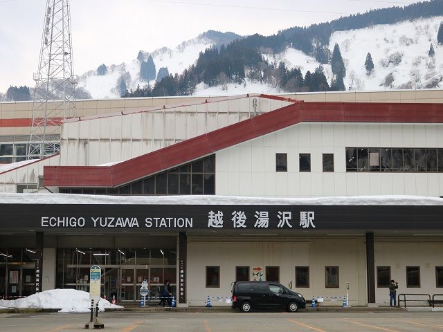 越後湯沢駅とホテルを結ぶシャトルバスになります。