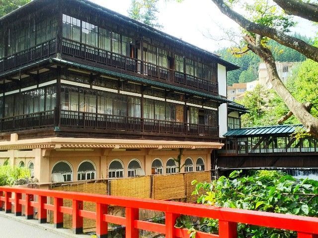 お休みの日には四万の温泉街を満喫できます！