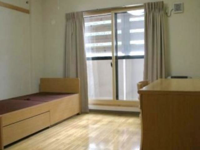 お部屋はこんな感じです。
綺麗めなので快適に生活いただけます。