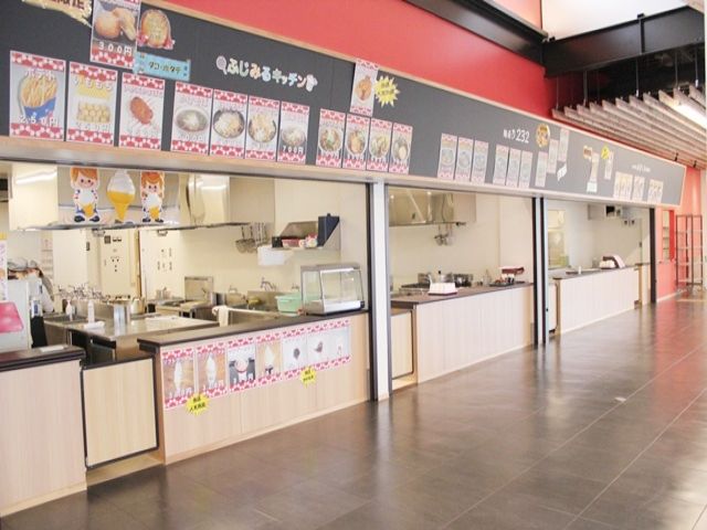 道の駅内のフードコートでのキッチン業務です！