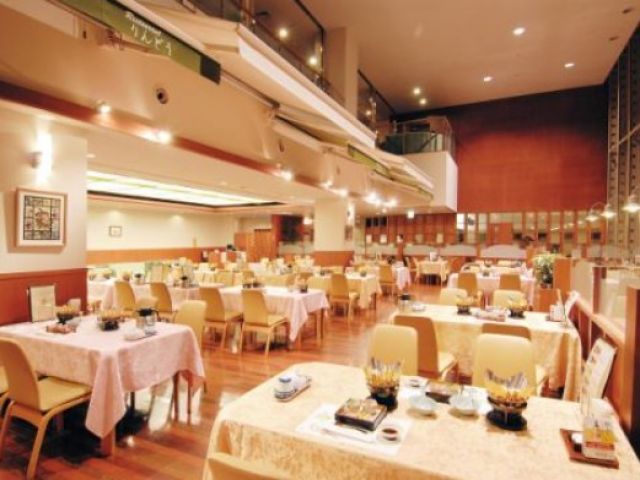 朝食はバイキングになります！
残業も多くなく、安定して働けます。