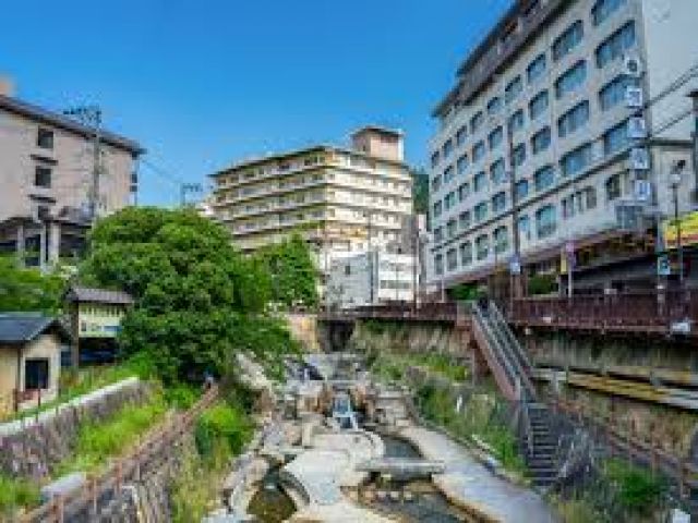 人気の温泉地での勤務です♪