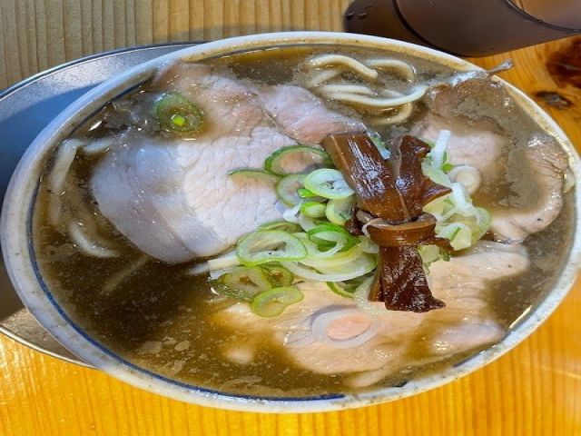 煮干しラーメンが美味しいです！
グルメも一緒に堪能しましょう♪