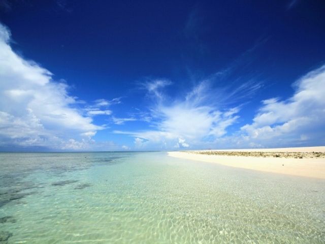 沖縄本島よりもさらに高い透明度が魅力！