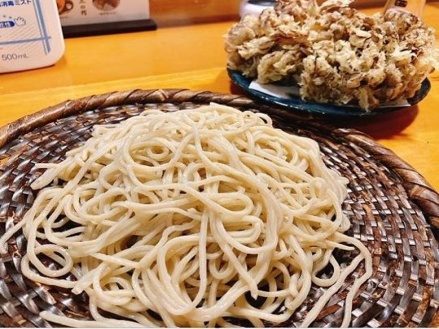 駅前の舞茸蕎麦が絶品です！