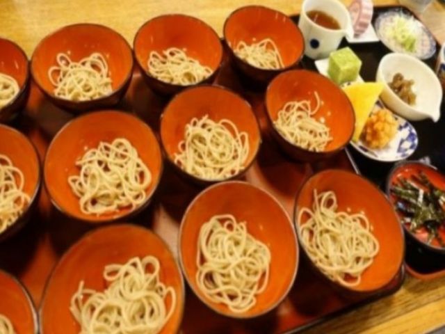 休みの日はお出かけしてご当地グルメを食べるのも楽しみ♪