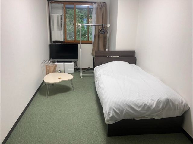 寮はホテルからすぐ。
部屋内もとっても綺麗です。