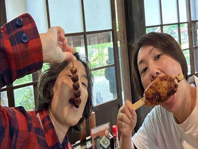 食べ歩きができる温泉街でのお仕事です。
働きやすいと好評なお仕事先です！
