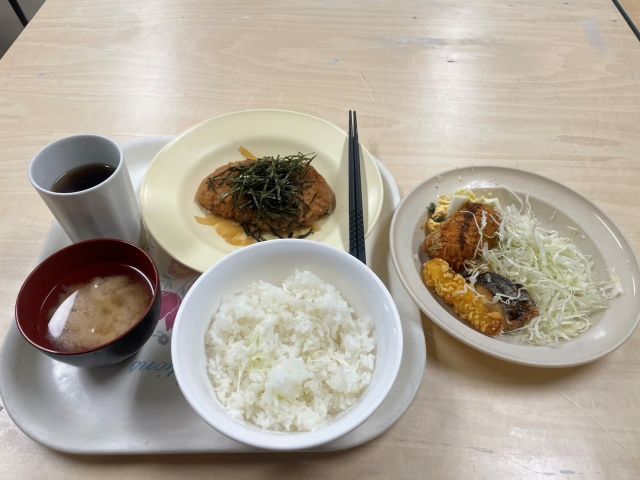 従業員食堂は毎日おいしいメニューで寮も多いです！