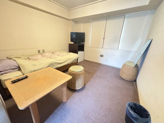 館内寮です。お部屋は数タイプございます。お風呂は大浴場利用可♪（サウナもあり！）