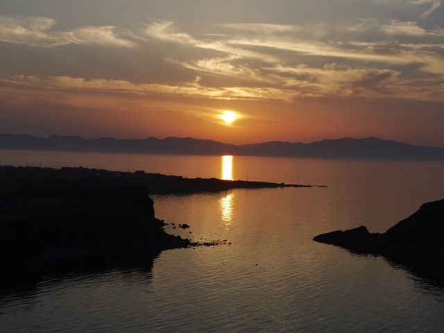 えりも町では、太平洋に沈む絶景の夕陽を眺めることができます！