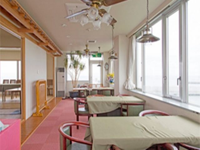 どこか懐かしい雰囲気のある食堂でのお仕事となります！