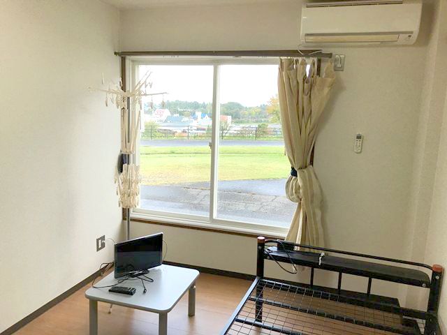 寮はフロ・トイレ付きの個室です♪