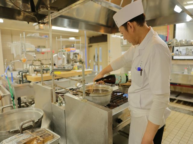 料亭・宿泊・婚礼・宴会など、幅広い経験してみませんか？♪