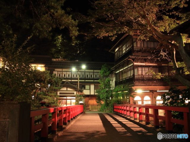 おもてなしを学べる♪老舗温泉旅館の仲居業務
