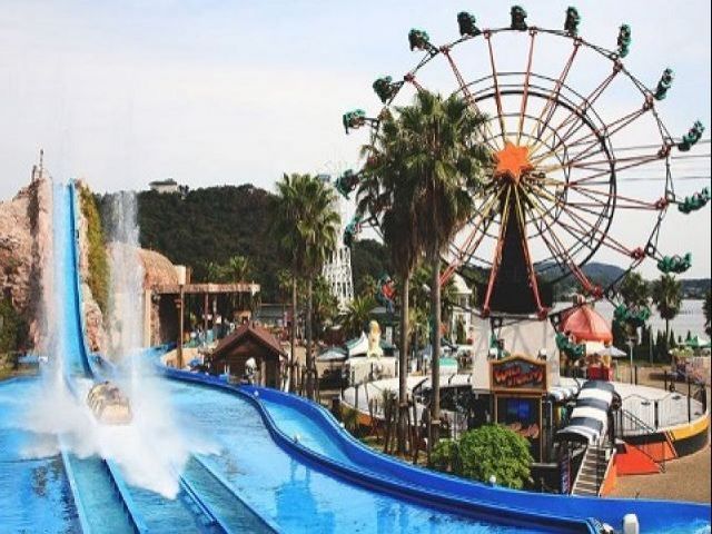 すぐ見えるところに遊園地もあります！仲良くなったスタッフさんと遊びに行ってみては？
