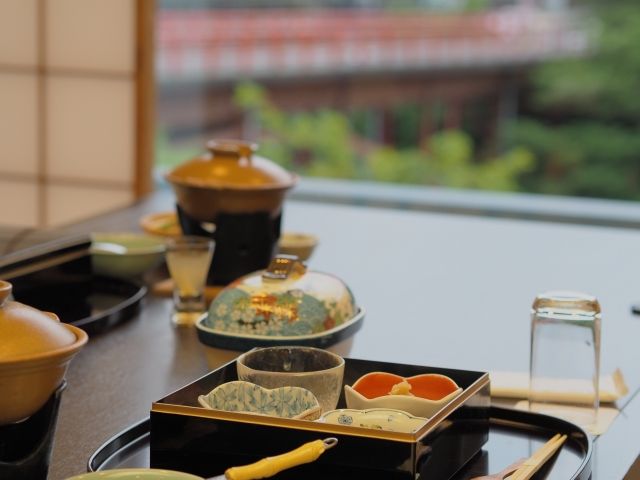 お食事の説明もお願いする場合がございます。