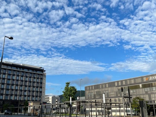 高山駅前にあるホテルでのお仕事です。
海外からのお客様が多く、活気がある町です！